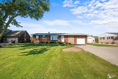 826 S Raisinville, Monroe, MI 48161