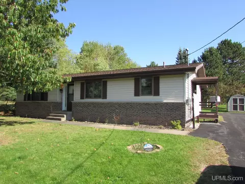 1033 Seavoy, L'anse, MI 49946
