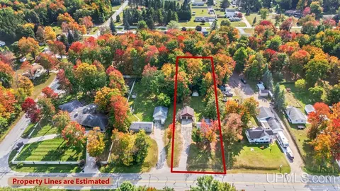 5273 18th, Escanaba, MI 49829