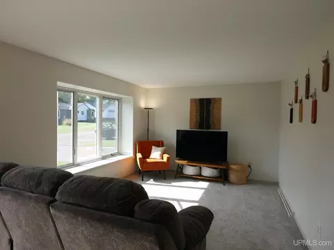 Living - 68 4th, South Range, MI 49963 photo 2 of 6
