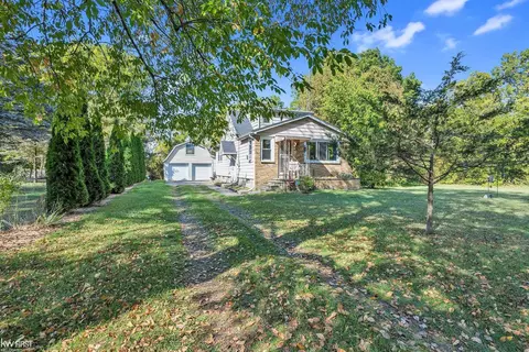 4098 Moulton, Flint, MI 48507