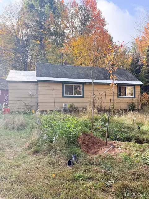 Exterior - 24 Braastads, Ishpeming, MI 49849 photo 14 of 18