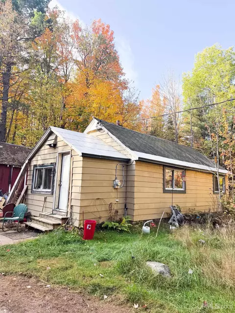 24 Braastads, Ishpeming, MI 49849