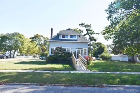 703 Dakota #1, Gladstone, MI 49837