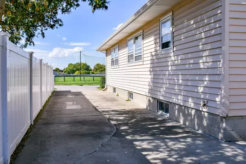 2107 S Jefferson, Bay City, MI 48708 photo 43