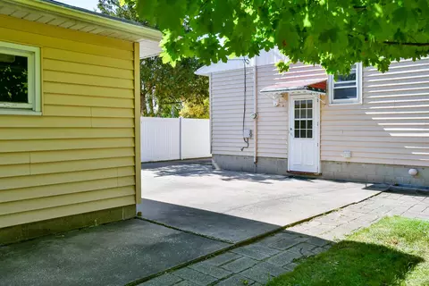2107 S Jefferson, Bay City, MI 48708 photo 42