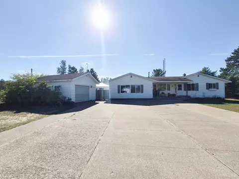 104 Riverland, Marquette, MI 49855
