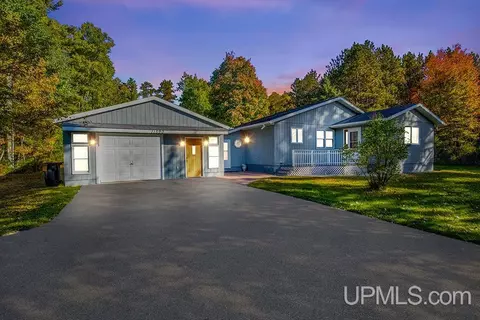 11590 Us 2, Rapid River, MI 49878