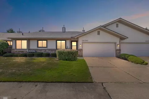 38797 Windmill Pointe, Clinton Township, MI 48038