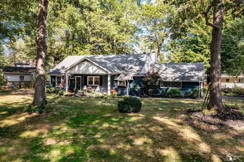 Exterior - 7986 Mohawk, Temperance, MI 48182 photo 7 of 11