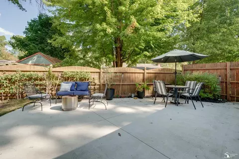 Exterior - 7986 Mohawk, Temperance, MI 48182 photo 6 of 11
