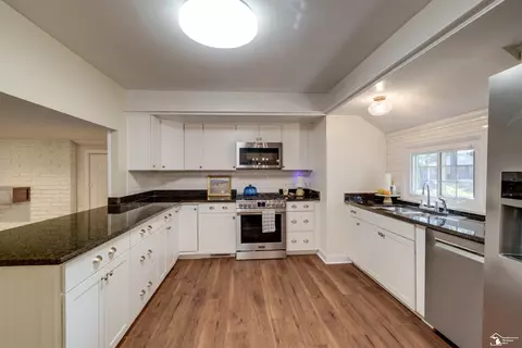 Kitchen - 7986 Mohawk, Temperance, MI 48182 photo 1 of 3