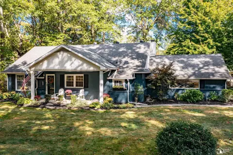 Exterior - 7986 Mohawk, Temperance, MI 48182 photo 8 of 11