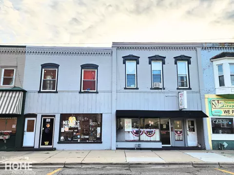 211-213 N Ball, Owosso, MI 48867