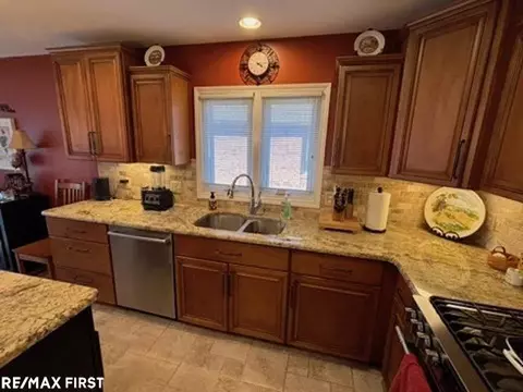 Kitchen - 50187 Madison, Macomb, MI 48044 photo 2 of 6