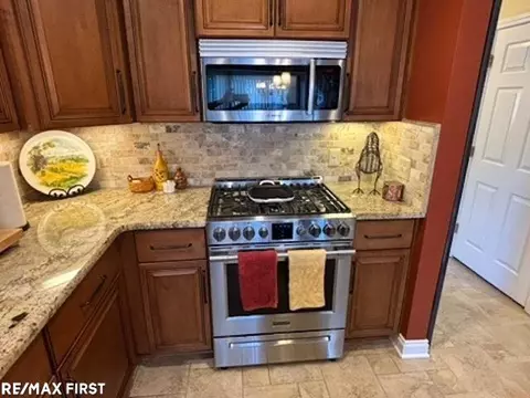 Kitchen - 50187 Madison, Macomb, MI 48044 photo 3 of 6