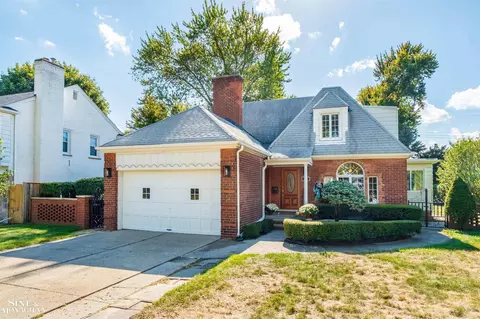 153 Ridgemont, Grosse Pointe Farms, MI 48236