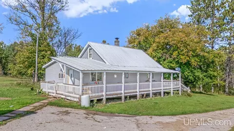 633 East Fordville Road, Foster City, MI 49834