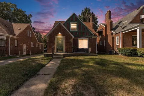 39 Osceola, Pontiac, MI 48341