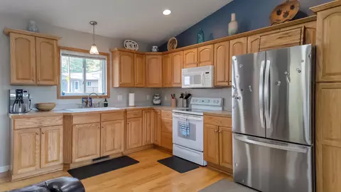 Kitchen - 5241 Pointview, Harrison, MI 48625 photo 4 of 6