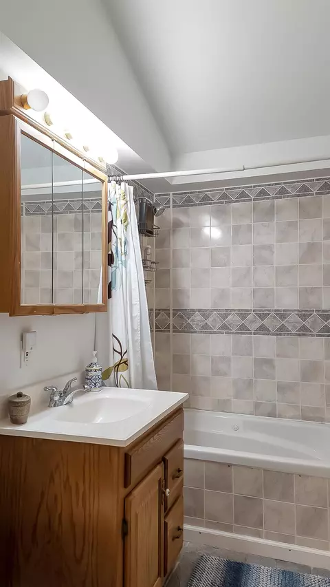 Bath - 5241 Pointview, Harrison, MI 48625 photo 3 of 3