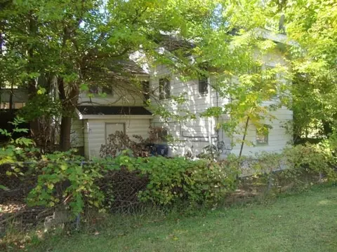 930 Belmont, Flint, MI 48503 photo 4