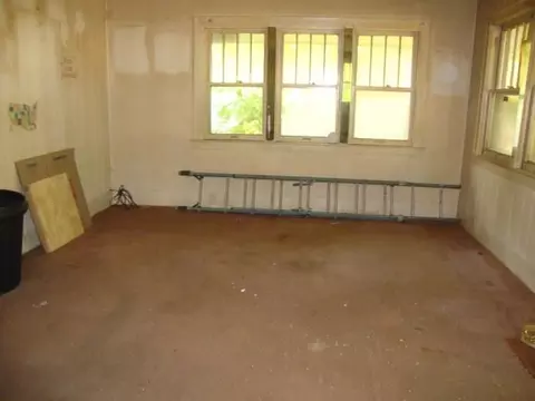 930 Belmont, Flint, MI 48503 photo 5