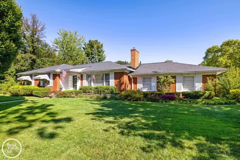 720 Fairford, Grosse Pointe Woods, MI 48236