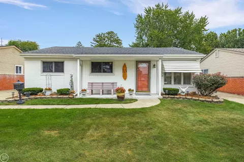 28004 Roy, Saint Clair Shores, MI 48081