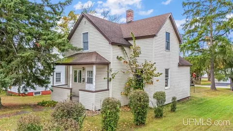 319 Brown, Norway, MI 49870