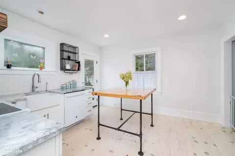 Kitchen - 65 Mapleton, Grosse Pointe Farms, MI 48236 photo 5 of 5