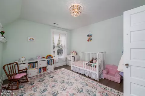 Bedroom - 65 Mapleton, Grosse Pointe Farms, MI 48236 photo 3 of 3