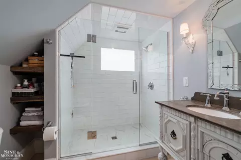 Bath - 65 Mapleton, Grosse Pointe Farms, MI 48236 photo 4 of 4