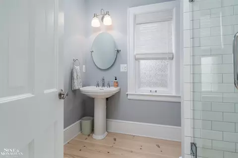 Bath - 65 Mapleton, Grosse Pointe Farms, MI 48236 photo 1 of 4