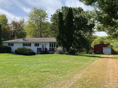 12500 Warner, Laingsburg, MI 48848