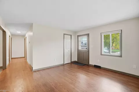 Entry Way - 17108 Mulberry, Riverview, MI 48193 photo 1 of 2