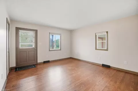 Living - 17108 Mulberry, Riverview, MI 48193 photo 1 of 2