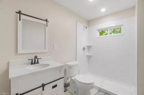 Bath - 17108 Mulberry, Riverview, MI 48193 photo 1 of 3