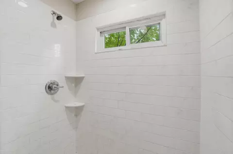 Bath - 17108 Mulberry, Riverview, MI 48193 photo 3 of 3