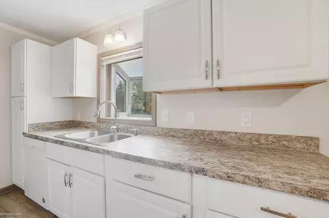Kitchen - 17108 Mulberry, Riverview, MI 48193 photo 1 of 3