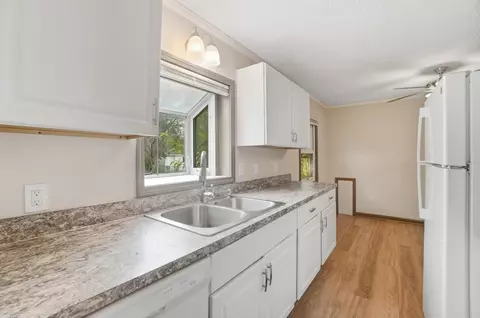 Kitchen - 17108 Mulberry, Riverview, MI 48193 photo 3 of 3