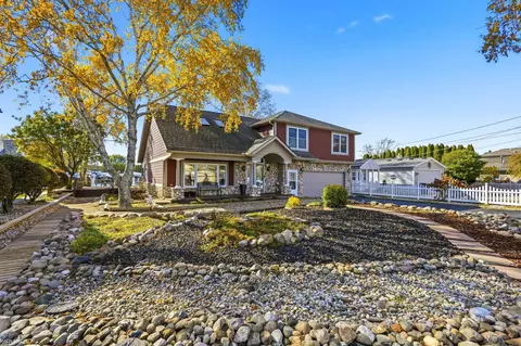 45465 Teal Ct, New Baltimore, MI 48047