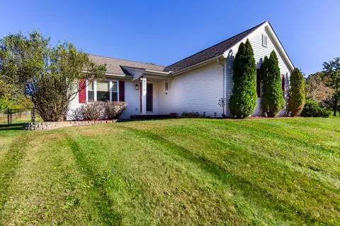 16215 Apple, Linden, MI 48451