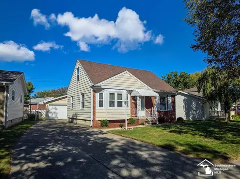 954 Jefferson, Monroe, MI 48161
