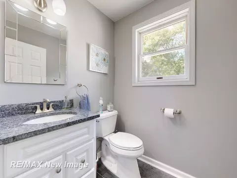 Bath - 6037 Scott, Mount Morris, MI 48458 photo 4 of 9