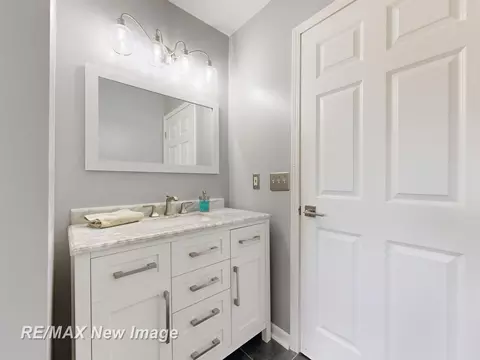 Bath - 6037 Scott, Mount Morris, MI 48458 photo 3 of 9