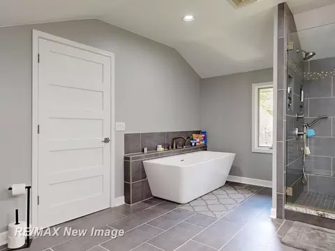 Bath - 6037 Scott, Mount Morris, MI 48458 photo 7 of 9