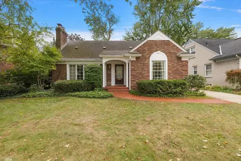 Exterior - 1485 Torrey, Grosse Pointe Woods, MI 48236 photo 2 of 11