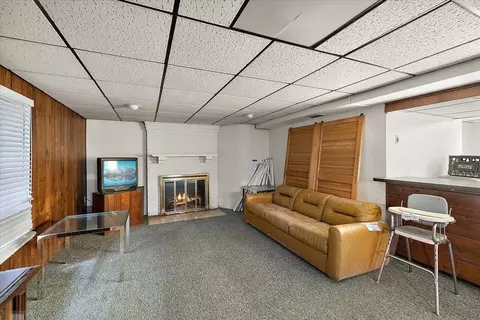 Living - 1485 Torrey, Grosse Pointe Woods, MI 48236 photo 5 of 5