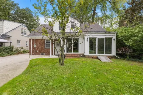 Exterior - 1485 Torrey, Grosse Pointe Woods, MI 48236 photo 6 of 11